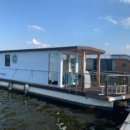 Hausboot Karlchen Am Idyllischen
